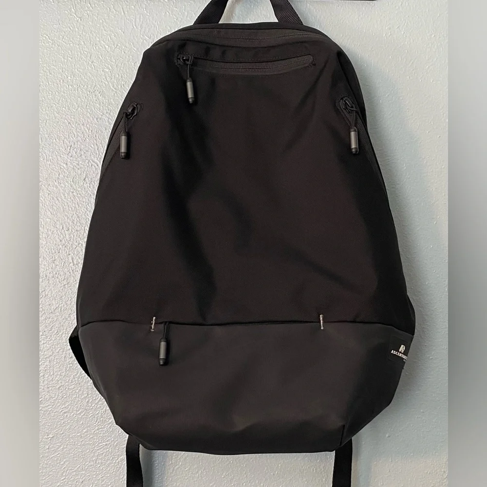 NWOT Ascentials Pro Spire Backpack, Unisex